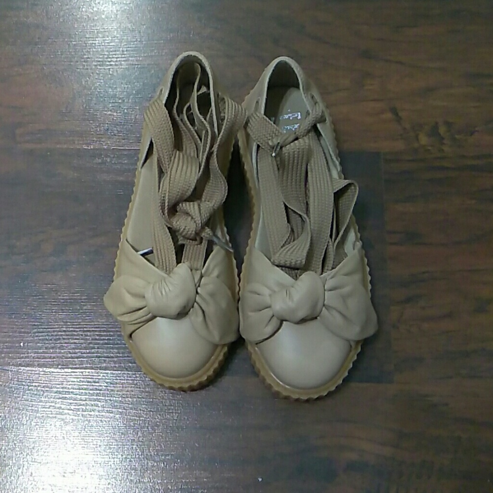Woman's puma's